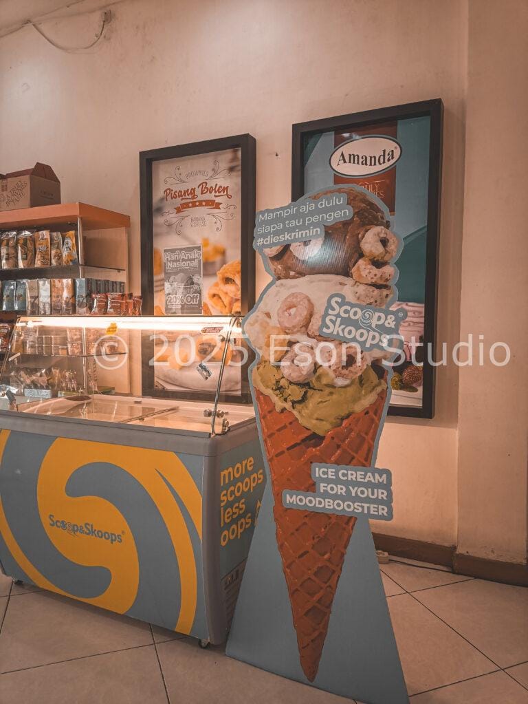 Mampir Manis di Amanda Brownies Store Saat Jalan Malam Berdua