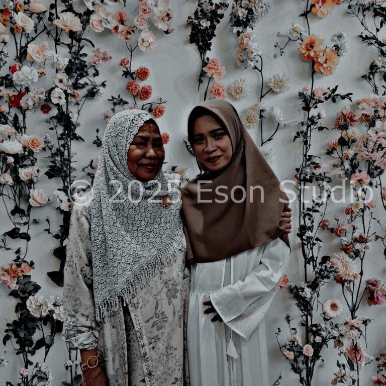 Momen Bahagia Setelah Acara Tunangan