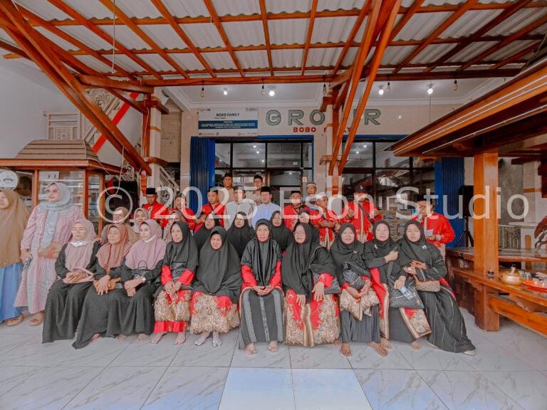 Keberangkatan Umroh Batch 17: Momen yang Menghangatkan Hati di Bawean