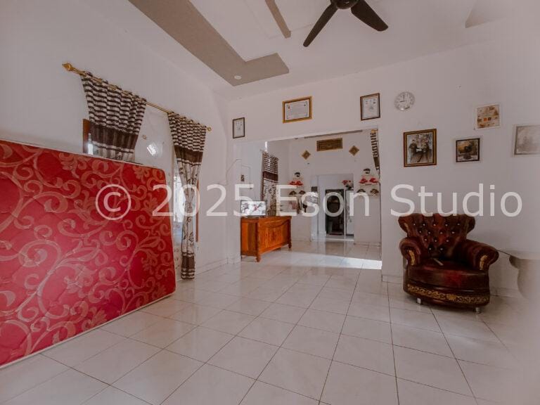 Renovasi Interior Rumah Mak Turoh: Ikhtiar untuk Kenyamanan Orang Tua